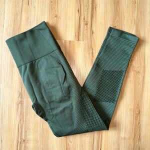 Meshed Legging w/ Scrunched Butt